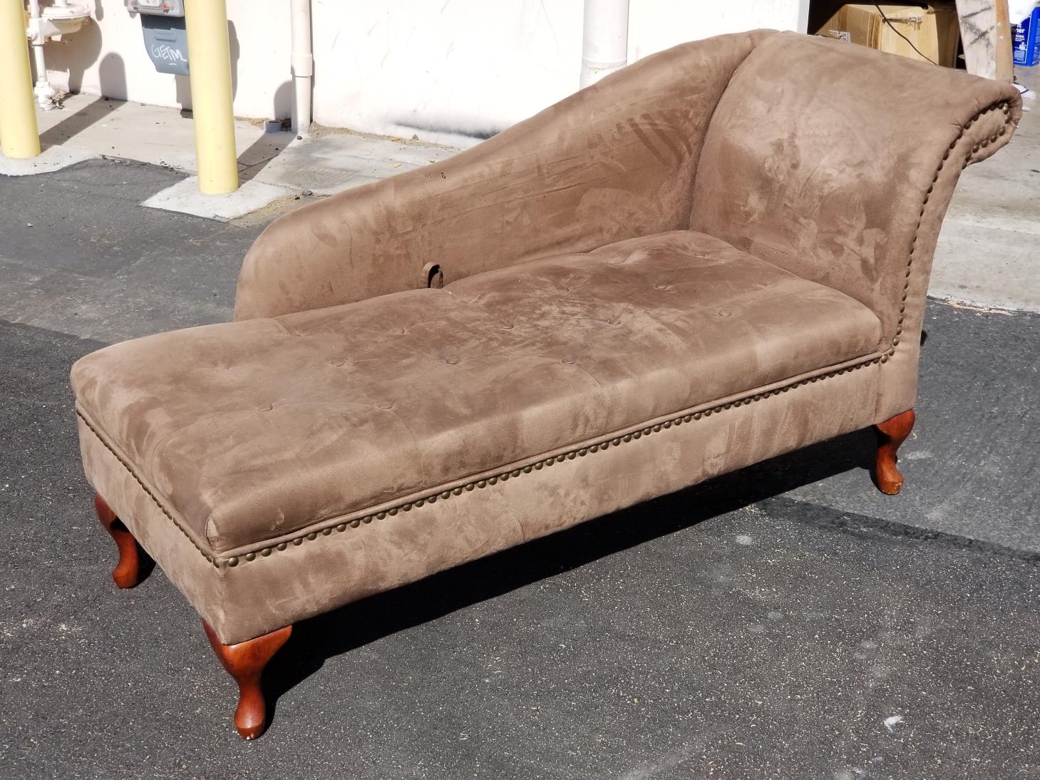 House Upholstery: Service Image-16